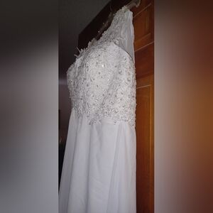 White Sequin Embellished Sleeveless Wedding Gown